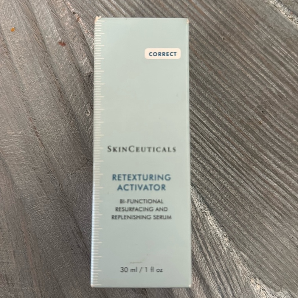 This oil-free serum exfoliates skin and replenishes moisture for radiant skin